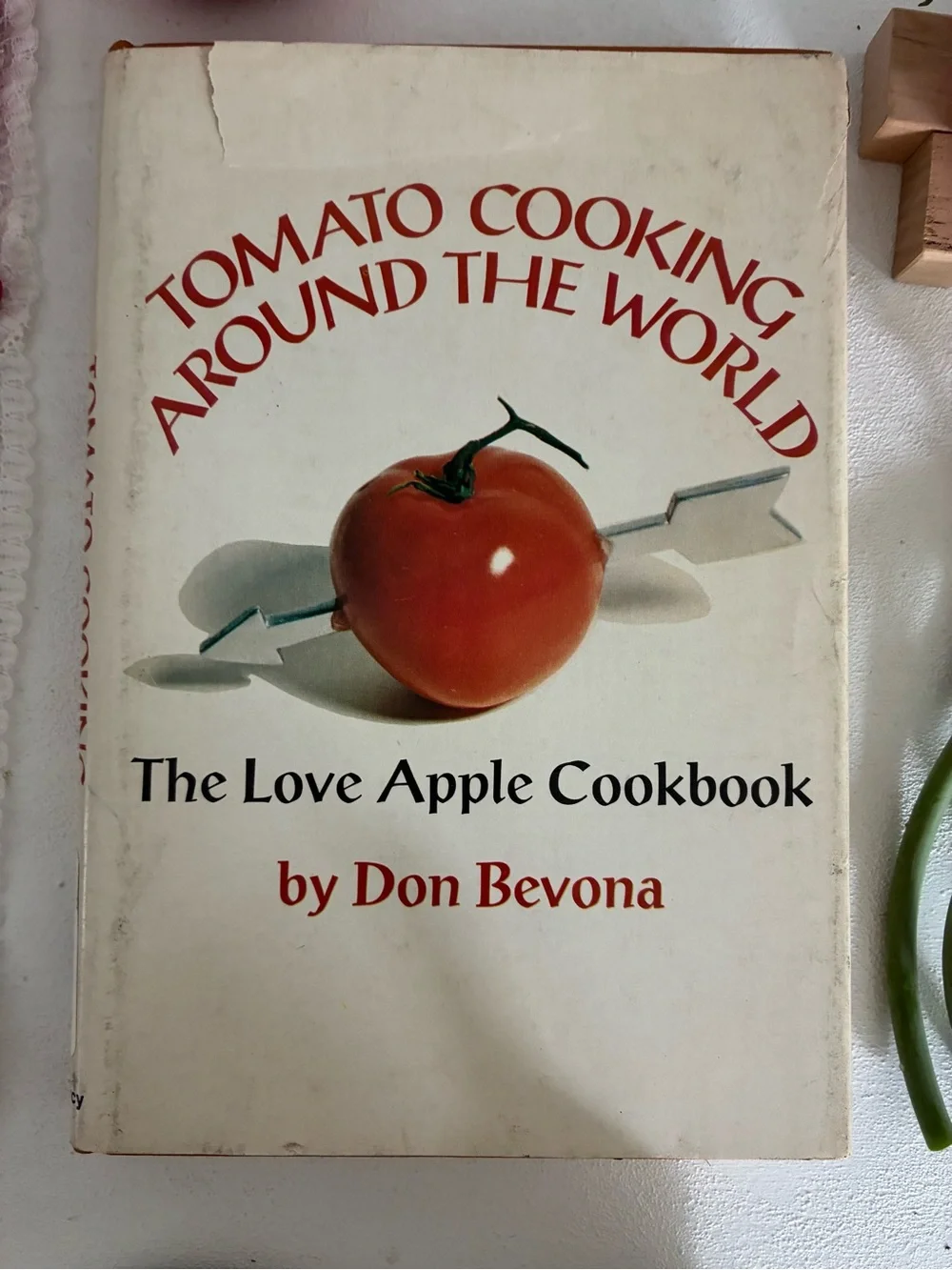 Tomato Cooking Around the World by - Red Cover Cookbook